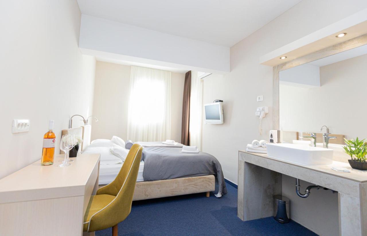 פודסטראנה Hotel Bozikovina 3 מראה חיצוני תמונה