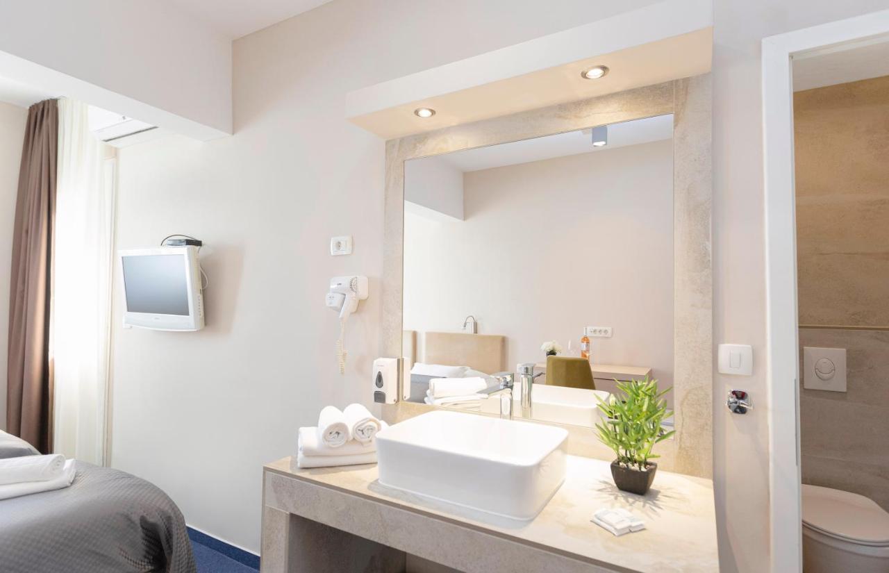 פודסטראנה Hotel Bozikovina 3 מראה חיצוני תמונה
