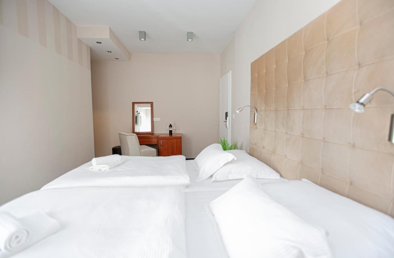 פודסטראנה Hotel Bozikovina 3 מראה חיצוני תמונה