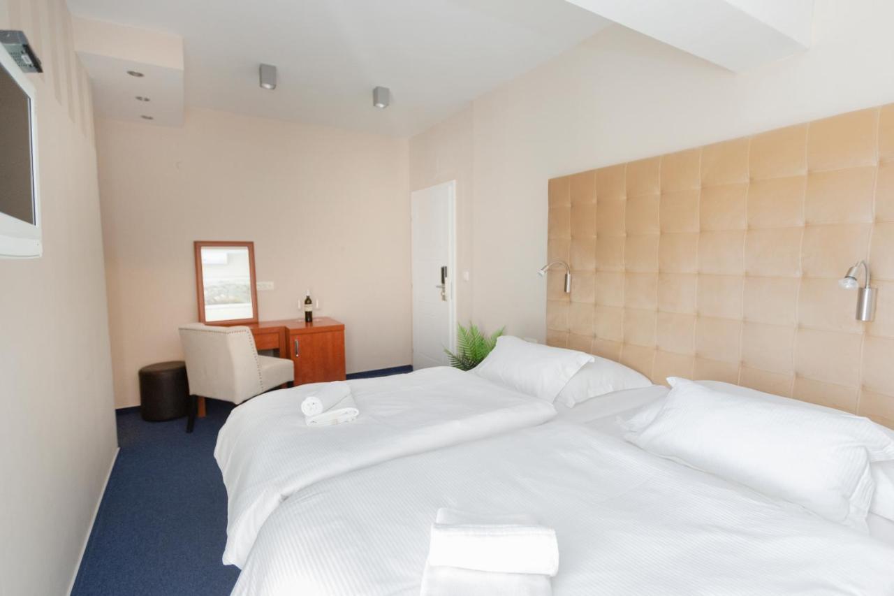 פודסטראנה Hotel Bozikovina 3 מראה חיצוני תמונה
